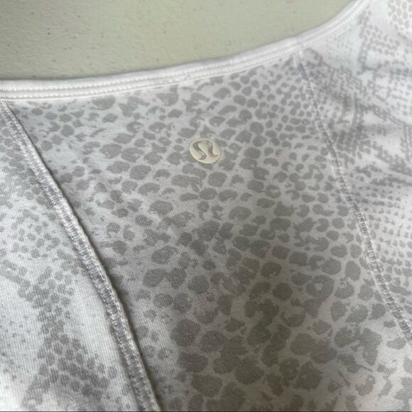 Lululemon Between The Lines Long Sleeve - Picture 5 of 8